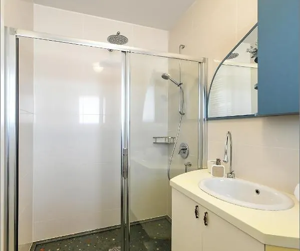 Zakan Μούρτερ